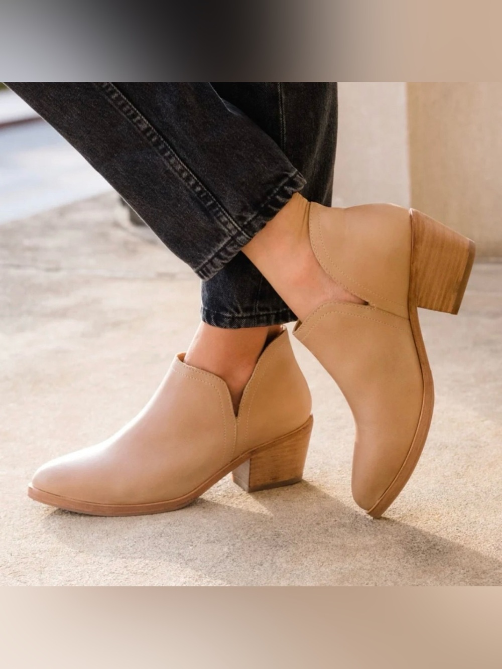 Nisolo Mia Ankle Bootie Almond Leather V-Cut Block Heel Boho Minimalist 7